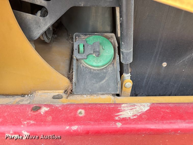 image for item EN5562 2005 Caterpillar 287B tracked skid steer loader