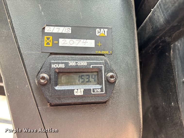 image for item EN5562 2005 Caterpillar 287B tracked skid steer loader