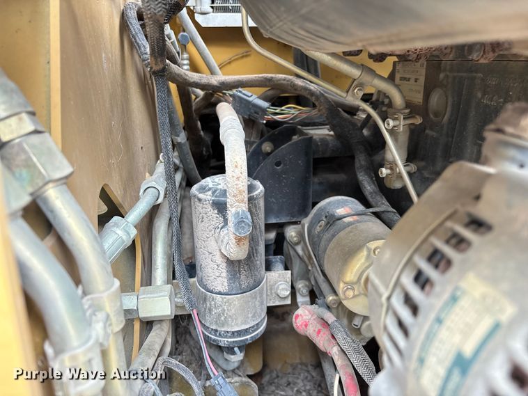 image for item EN5562 2005 Caterpillar 287B tracked skid steer loader