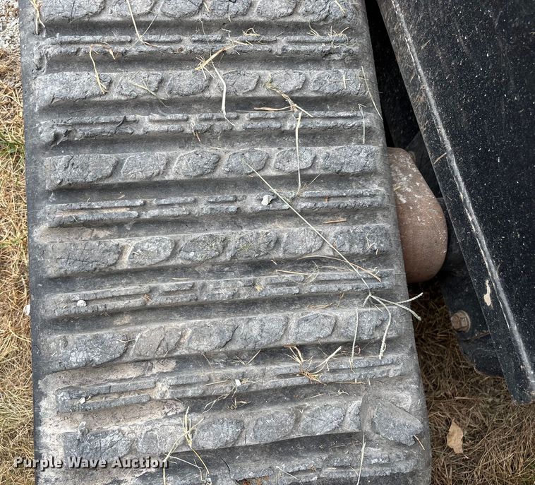 image for item EN5562 2005 Caterpillar 287B tracked skid steer loader