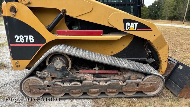 image for item EN5562 2005 Caterpillar 287B tracked skid steer loader