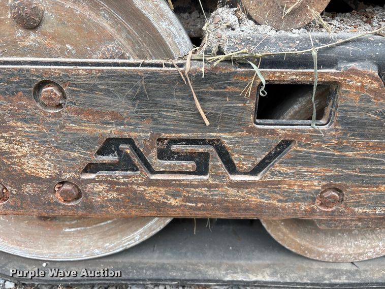 image for item EN5562 2005 Caterpillar 287B tracked skid steer loader