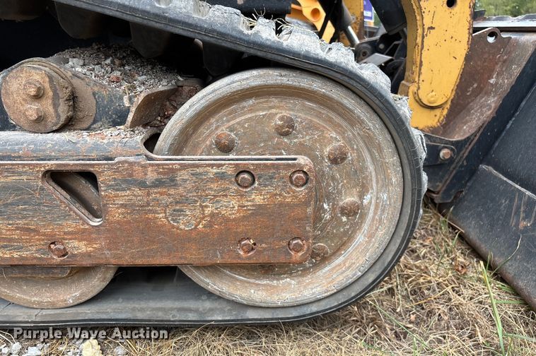 image for item EN5562 2005 Caterpillar 287B tracked skid steer loader