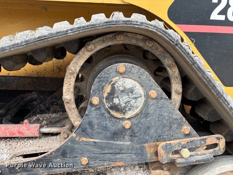 image for item EN5562 2005 Caterpillar 287B tracked skid steer loader