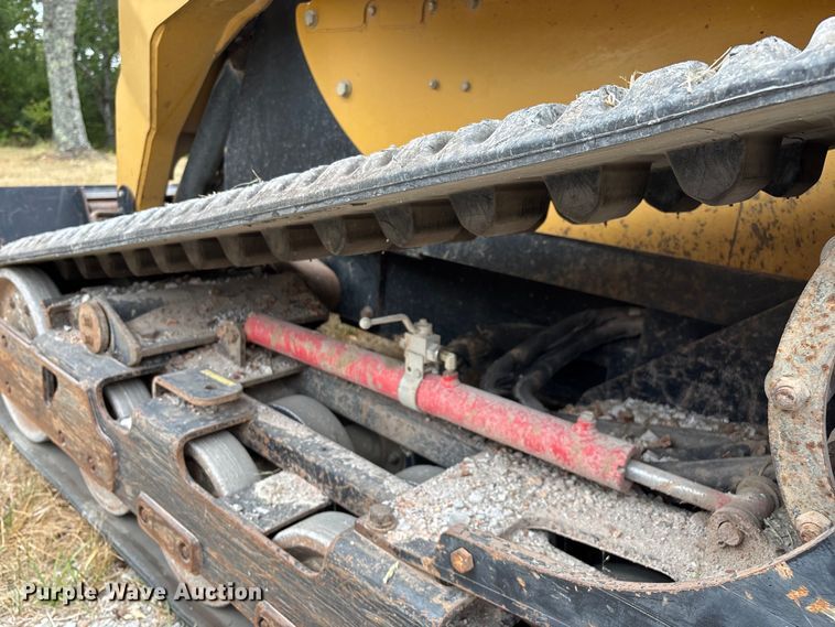 image for item EN5562 2005 Caterpillar 287B tracked skid steer loader