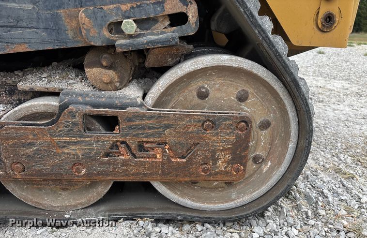 image for item EN5562 2005 Caterpillar 287B tracked skid steer loader