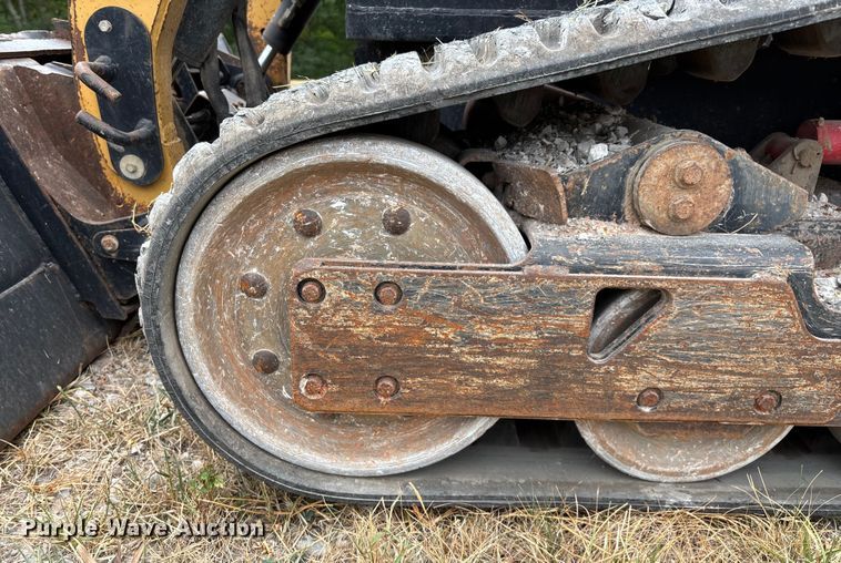 image for item EN5562 2005 Caterpillar 287B tracked skid steer loader