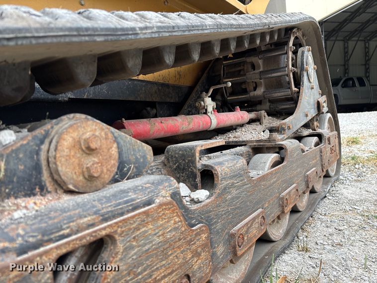 image for item EN5562 2005 Caterpillar 287B tracked skid steer loader