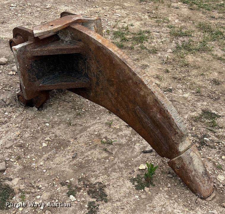 image for item EN5566 Excavator ripper attachment