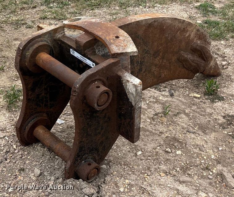 image for item EN5566 Excavator ripper attachment