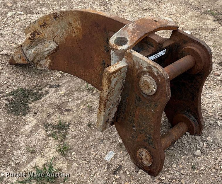 image for item EN5566 Excavator ripper attachment