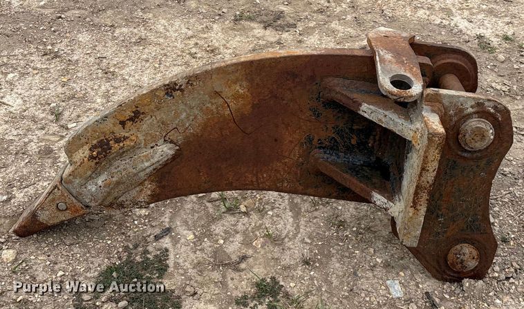 image for item EN5566 Excavator ripper attachment