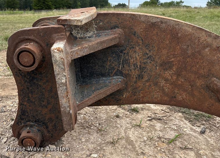 image for item EN5566 Excavator ripper attachment