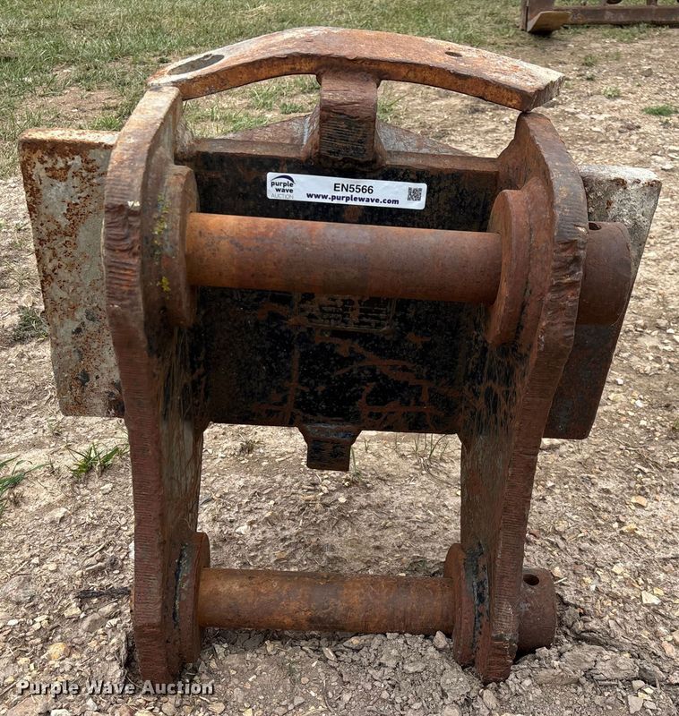 image for item EN5566 Excavator ripper attachment