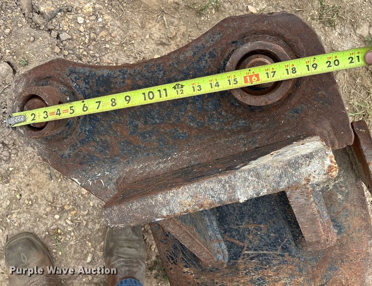 image for item EN5566 Excavator ripper attachment