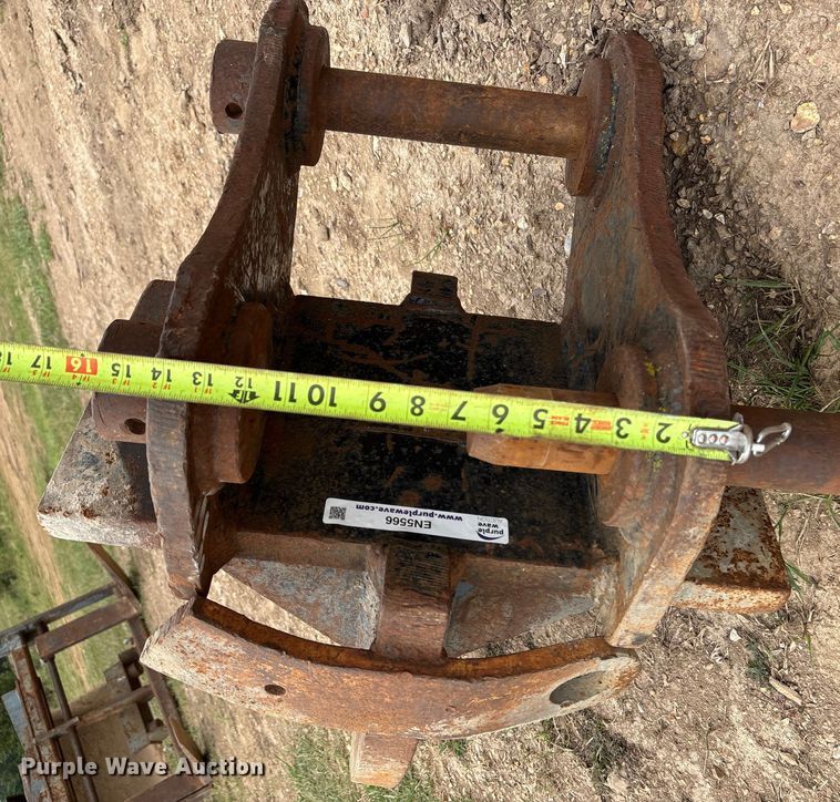 image for item EN5566 Excavator ripper attachment