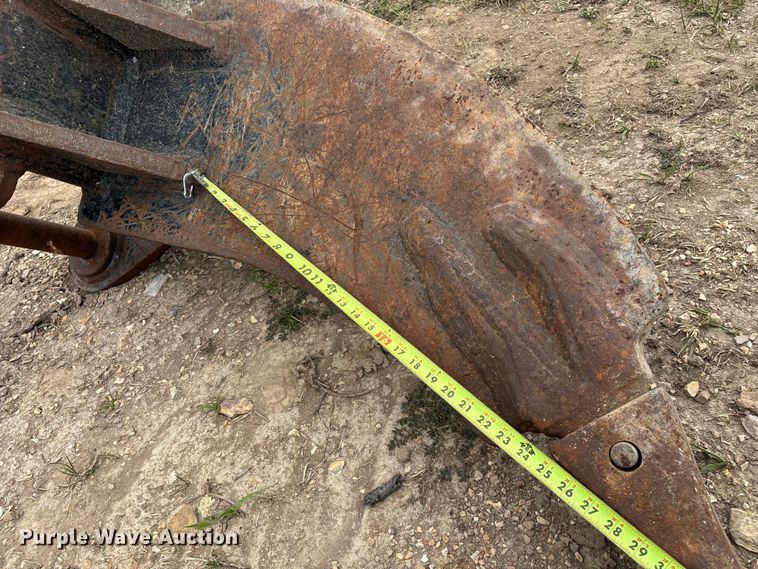 image for item EN5566 Excavator ripper attachment