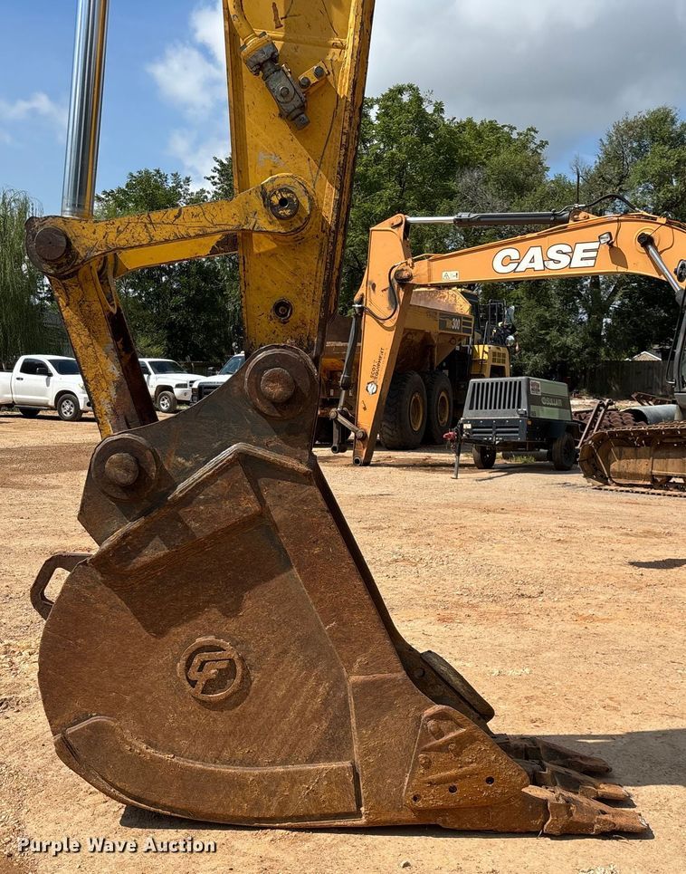 image for item EN5576 2015 Kobelco SK350LC-9E excavator