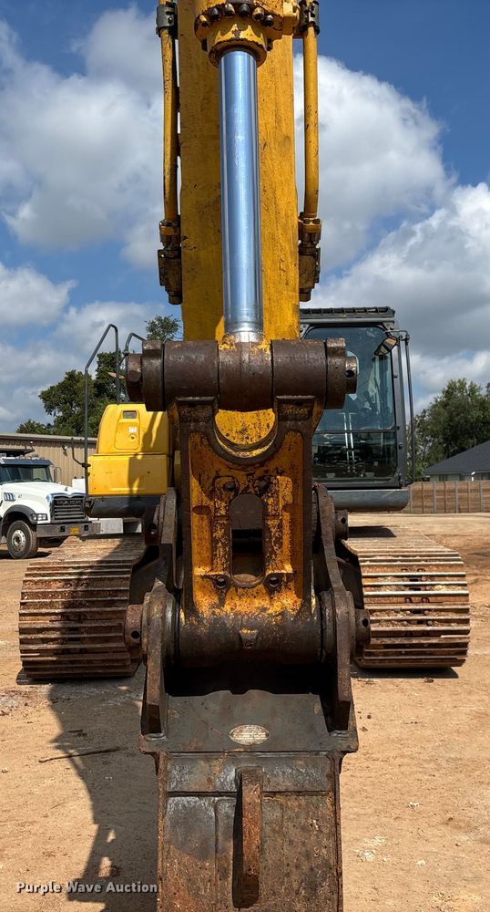 image for item EN5576 2015 Kobelco SK350LC-9E excavator