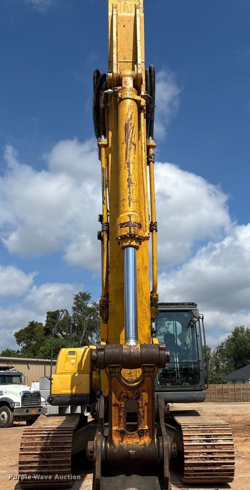image for item EN5576 2015 Kobelco SK350LC-9E excavator