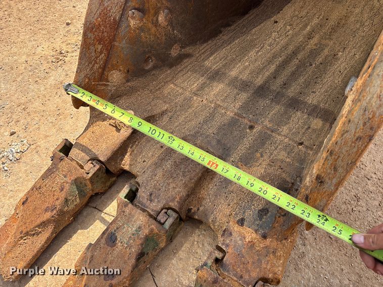 image for item EN5576 2015 Kobelco SK350LC-9E excavator