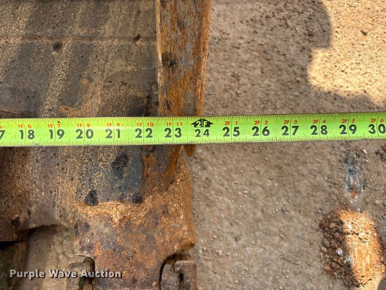 image for item EN5576 2015 Kobelco SK350LC-9E excavator