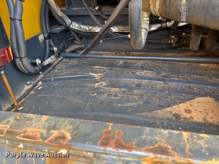 image for item EN5576 2015 Kobelco SK350LC-9E excavator