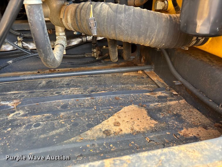 image for item EN5576 2015 Kobelco SK350LC-9E excavator