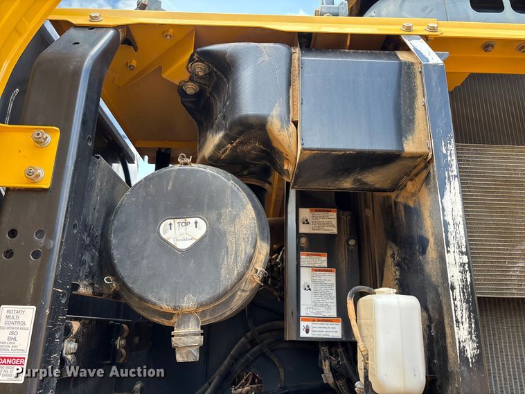 image for item EN5576 2015 Kobelco SK350LC-9E excavator