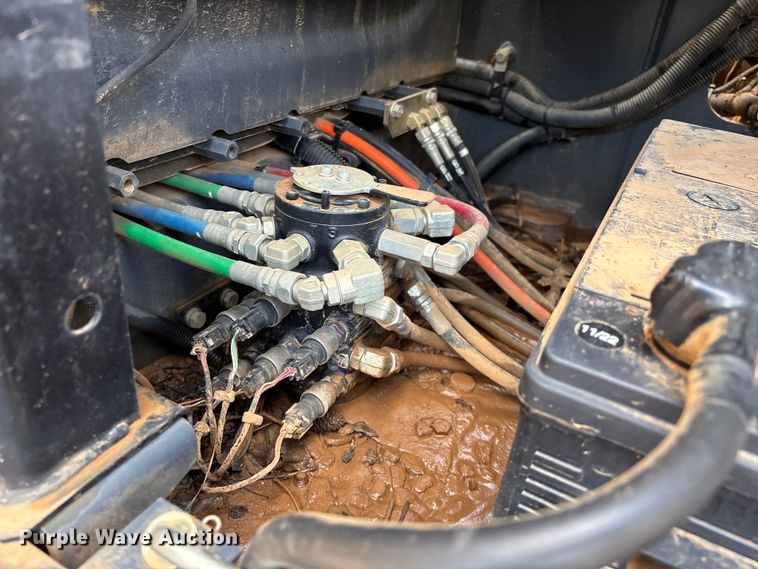 image for item EN5576 2015 Kobelco SK350LC-9E excavator