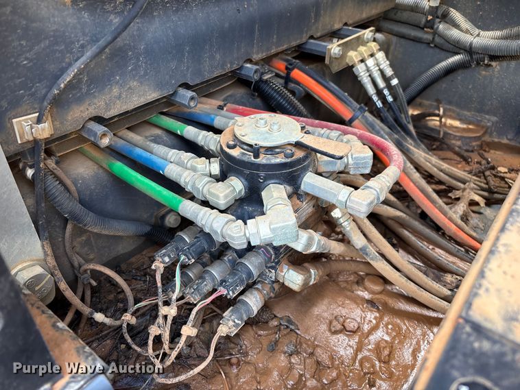 image for item EN5576 2015 Kobelco SK350LC-9E excavator