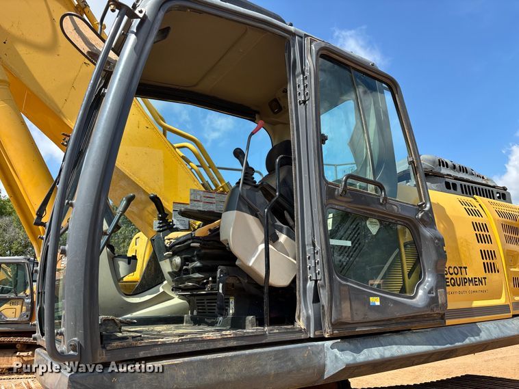 image for item EN5576 2015 Kobelco SK350LC-9E excavator