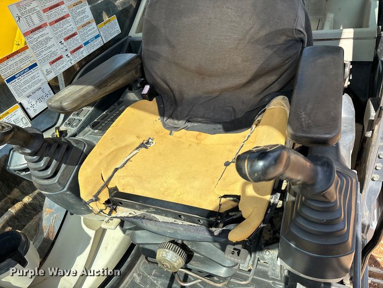 image for item EN5576 2015 Kobelco SK350LC-9E excavator