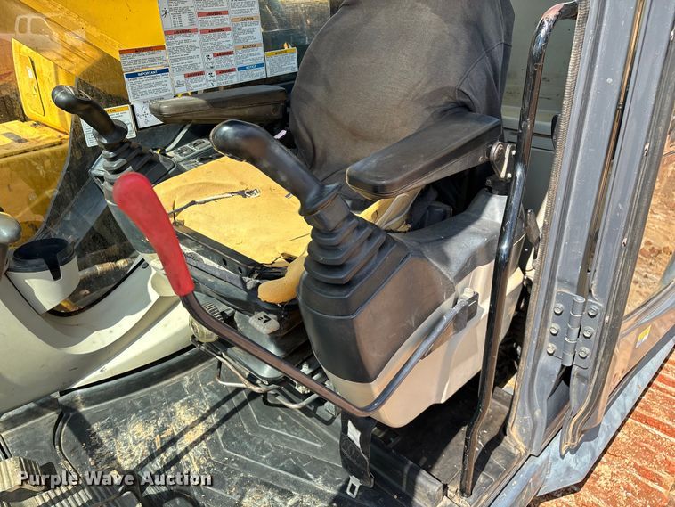 image for item EN5576 2015 Kobelco SK350LC-9E excavator