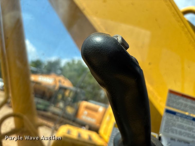 image for item EN5576 2015 Kobelco SK350LC-9E excavator