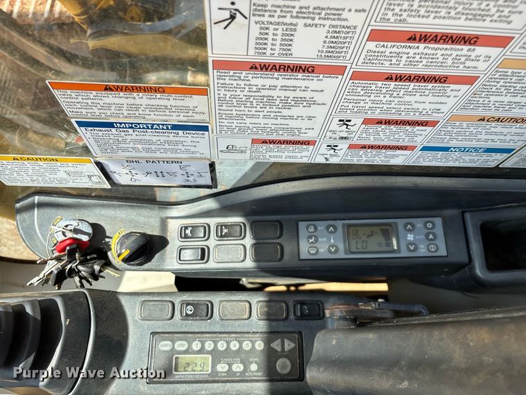 image for item EN5576 2015 Kobelco SK350LC-9E excavator