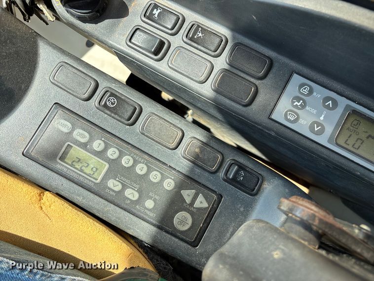 image for item EN5576 2015 Kobelco SK350LC-9E excavator