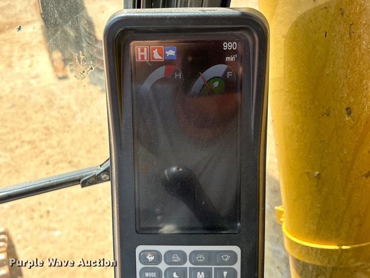 image for item EN5576 2015 Kobelco SK350LC-9E excavator