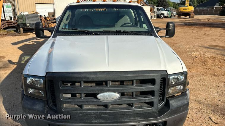 image for item EN5580 2006 Ford F450 Super Duty utility / service truck