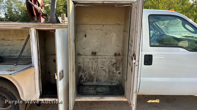 image for item EN5580 2006 Ford F450 Super Duty utility / service truck