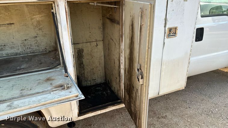 image for item EN5580 2006 Ford F450 Super Duty utility / service truck