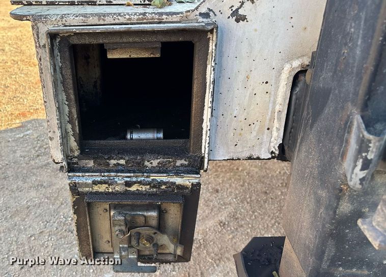 image for item EN5580 2006 Ford F450 Super Duty utility / service truck