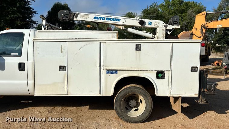 image for item EN5580 2006 Ford F450 Super Duty utility / service truck