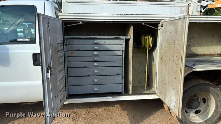 image for item EN5580 2006 Ford F450 Super Duty utility / service truck