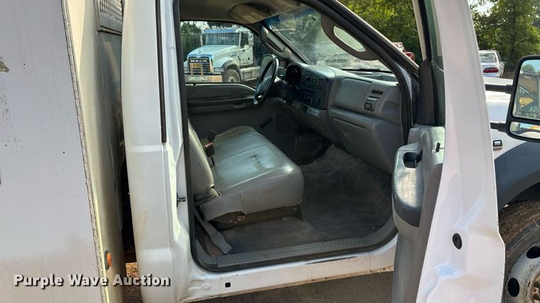 image for item EN5580 2006 Ford F450 Super Duty utility / service truck