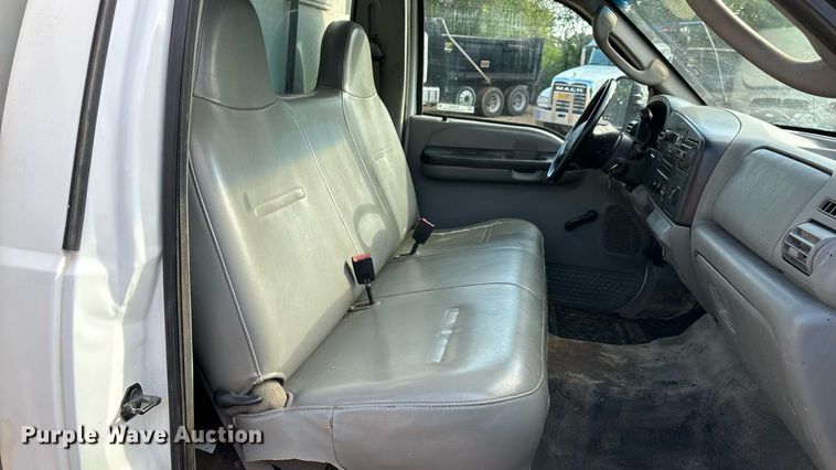 image for item EN5580 2006 Ford F450 Super Duty utility / service truck