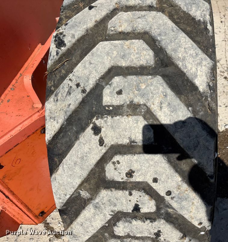 image for item EN5581 JLG 1250AJP boom lift