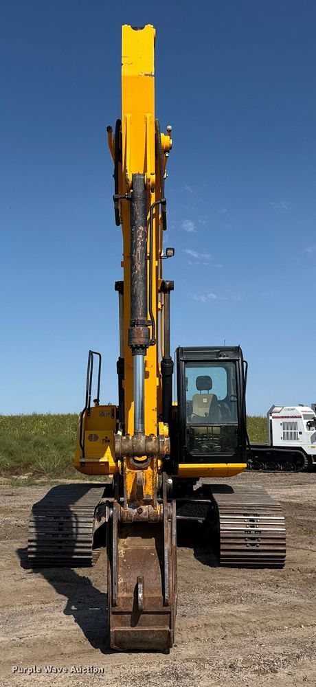 image for item EP0533 JCB JS220LC excavator