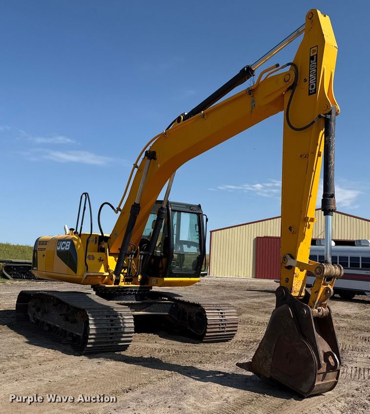 image for item EP0533 JCB JS220LC excavator