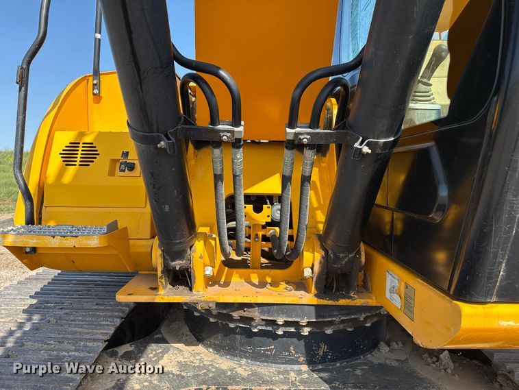 image for item EP0533 JCB JS220LC excavator